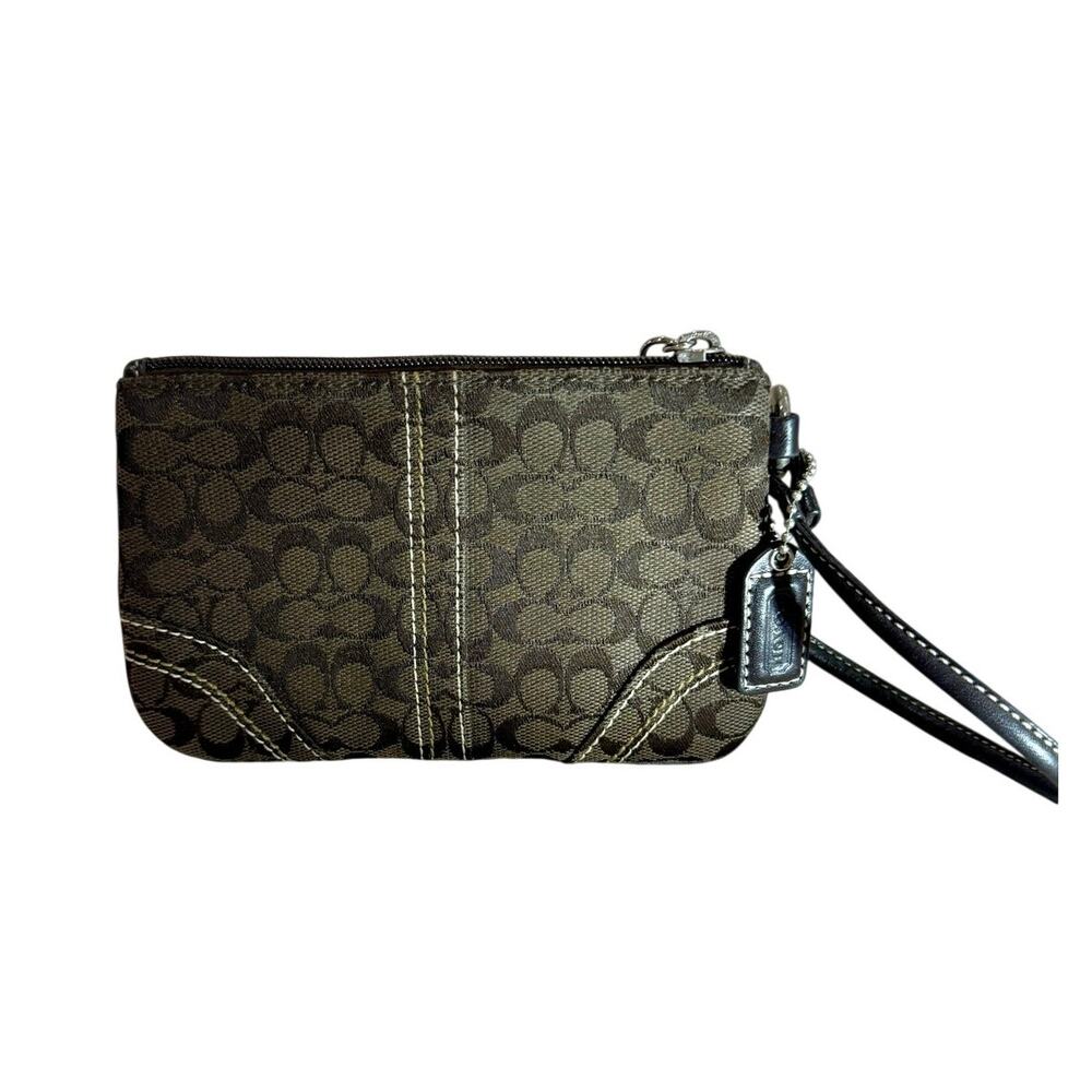 Coach Corner Zip Leather Wristlet Bag